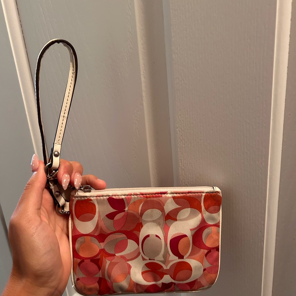 Coach White and Tan Leather Tag